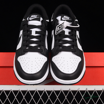 Dunk Low "Panda" Nike