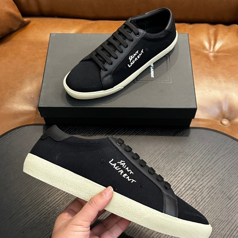 Tênis Cano Baixo Yves Saint Laurent Preto