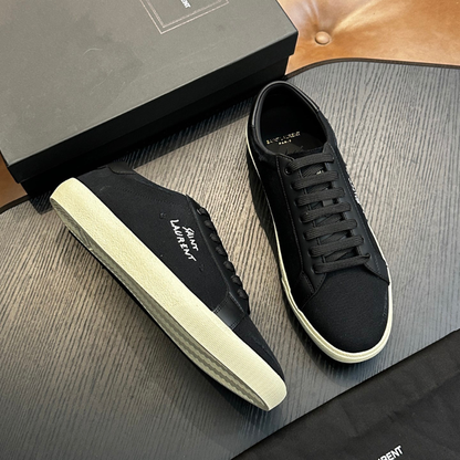 Tênis Cano Baixo Yves Saint Laurent Preto